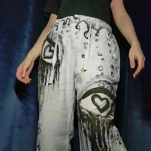 Crazy In Love heart eyes design hand-painted baby blue 100%  linen cargo pants - Picture 8 of 16